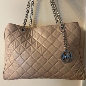 Micheal Kors Lrather Quilted Tote Bag